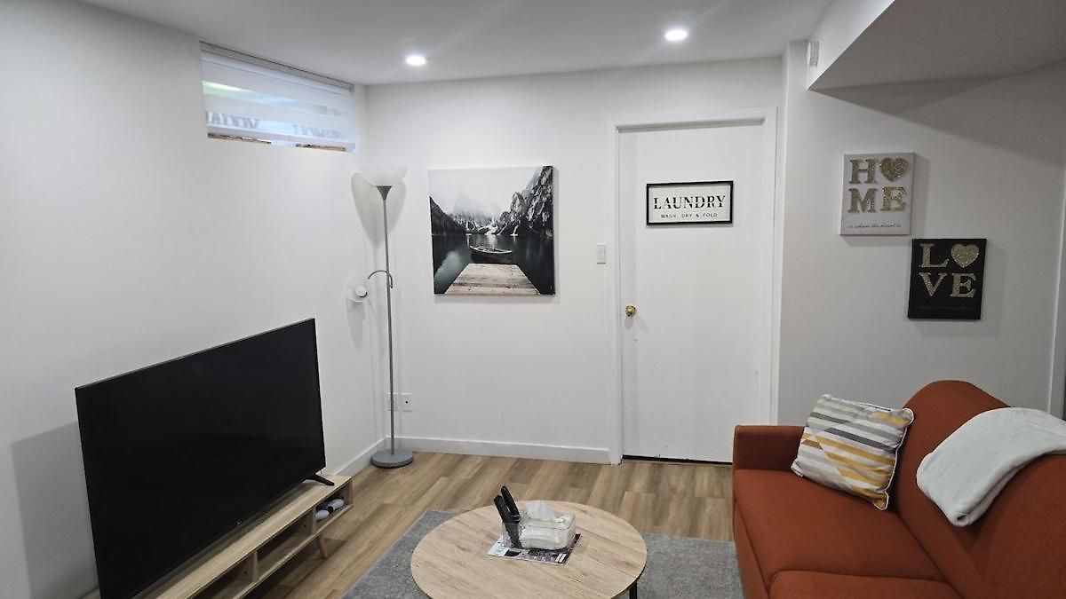 Elegant Basement In Barrhaven,