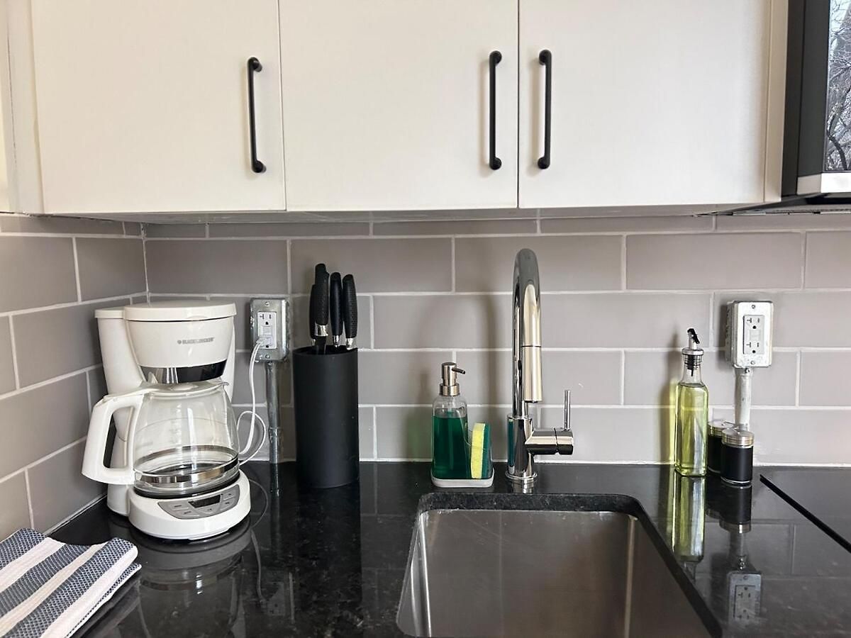 Charming Loft In Sandy Hill Near U Ottawa