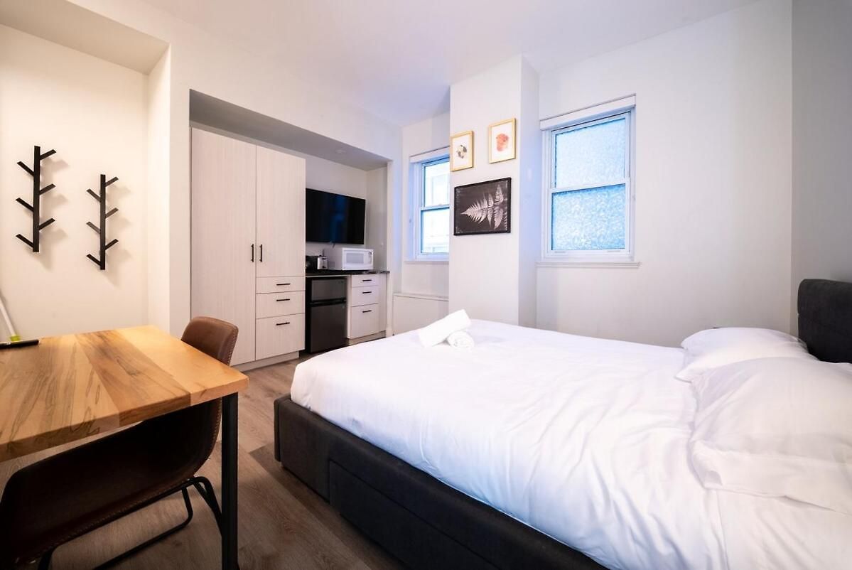Cozy Downtown Near Everything Apartment