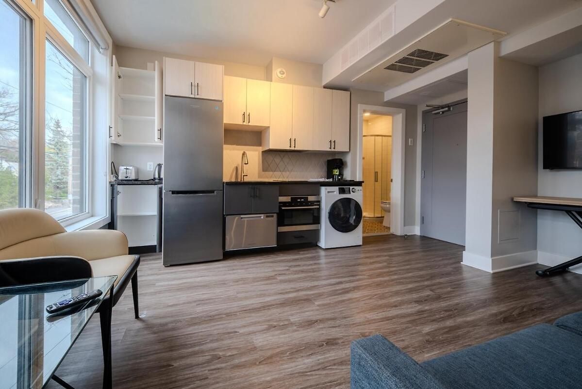 Modern Open-concept Minutes To Dt Apartment