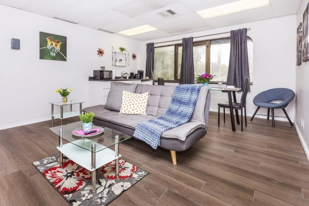 Modern Queen Apartment - Steps From Little Italy Apartment