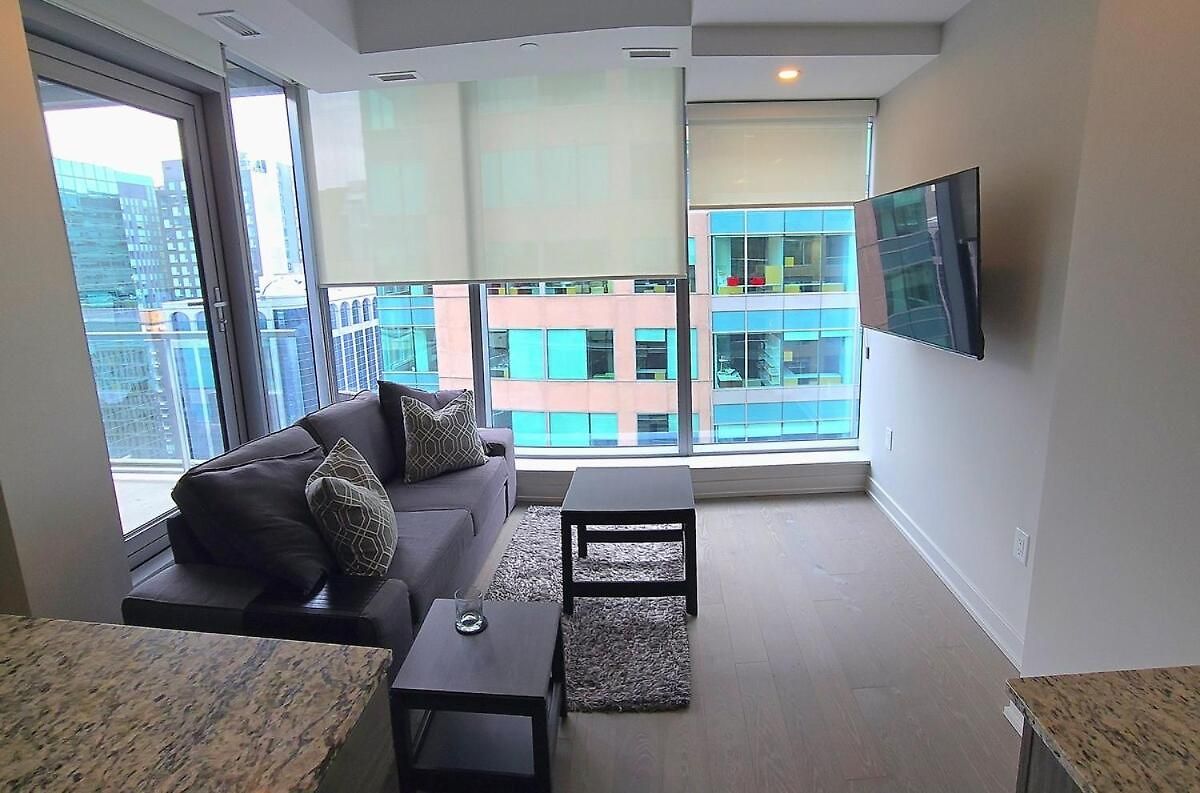 Apartment Executive With Parking Dt