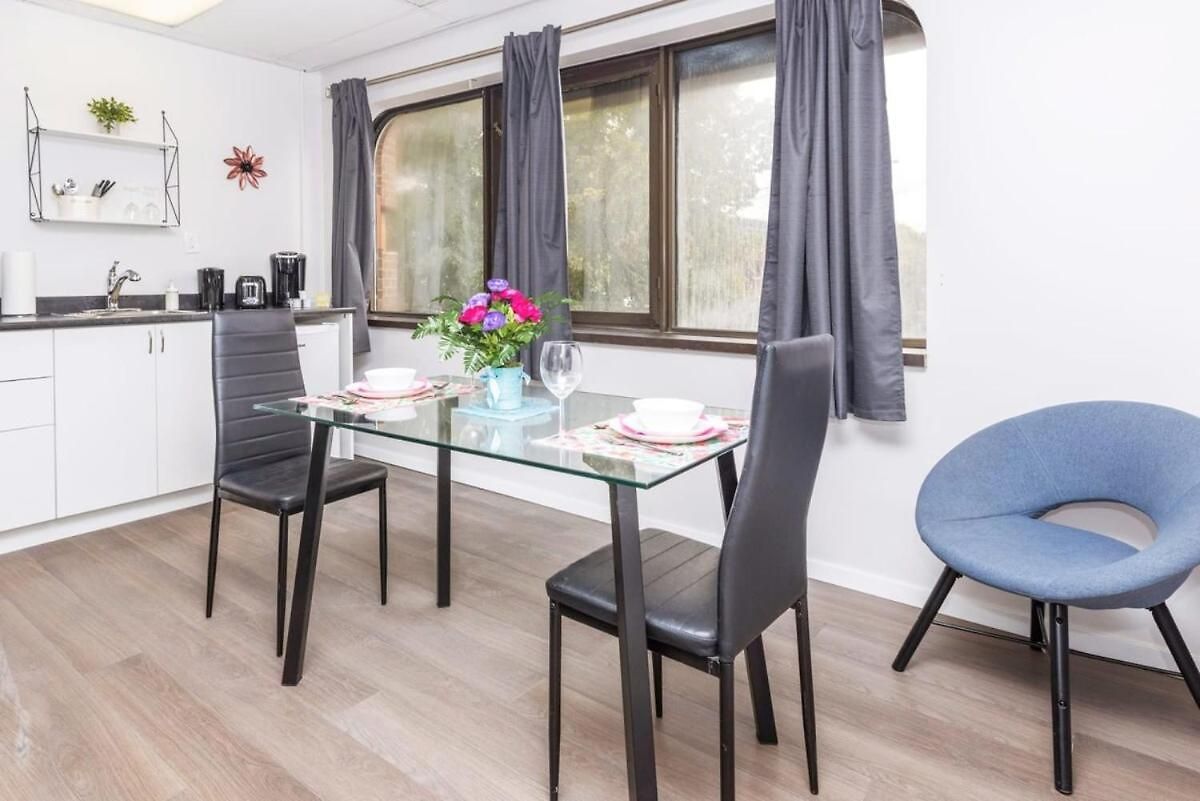 Modern Queen Apartment - Steps From Little Italy * Ottawa
