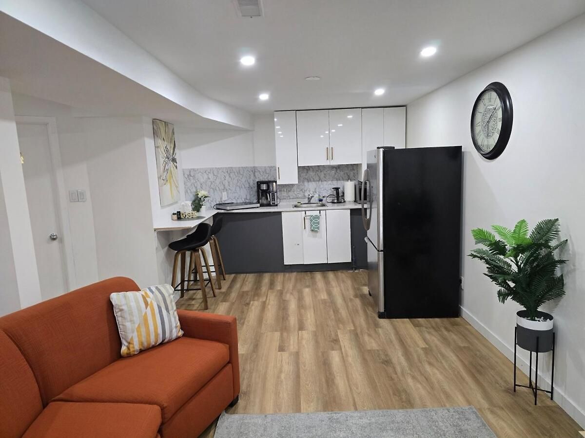 Apartment Elegant Basement In Barrhaven, Ottawa