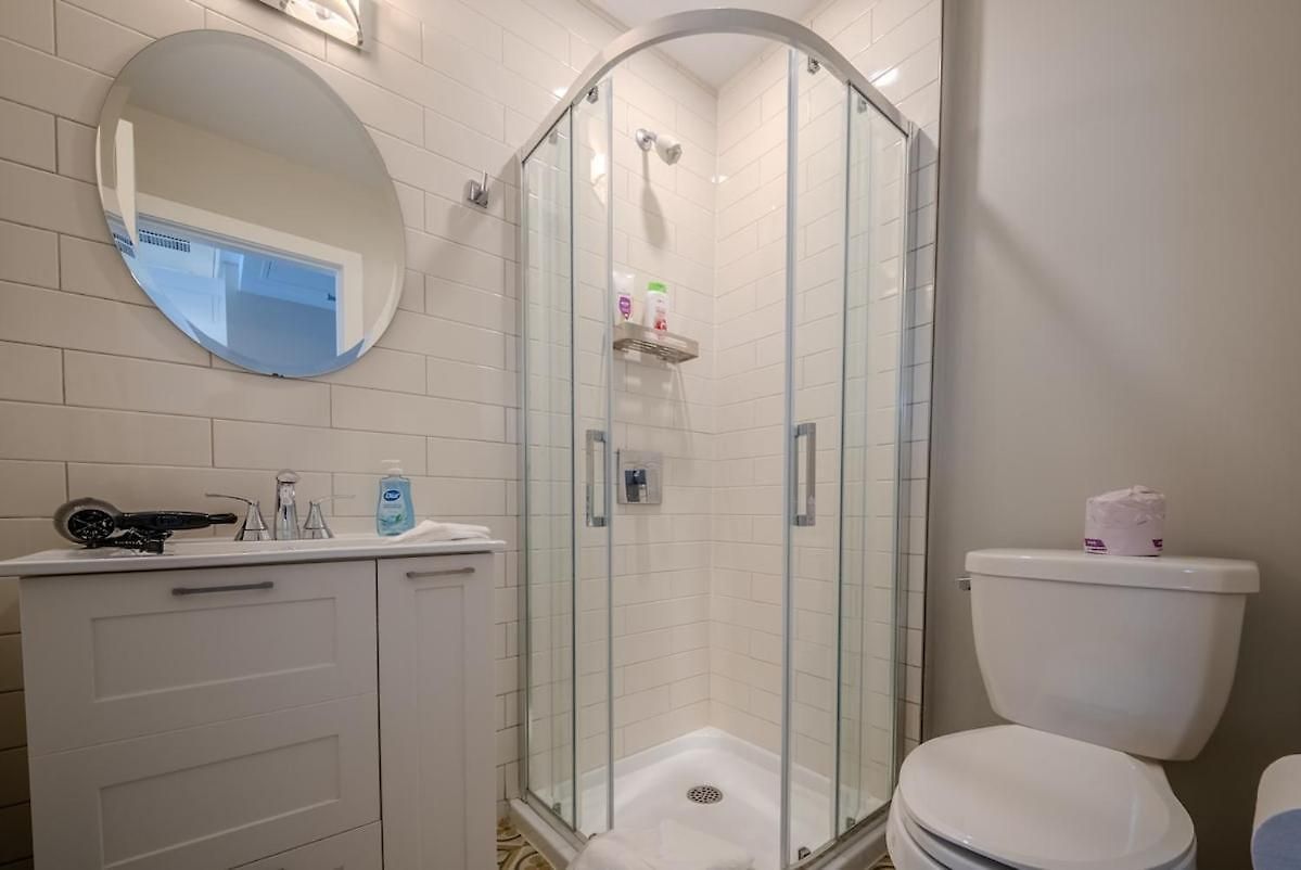 Modern Open-concept Minutes To Dt Apartment
