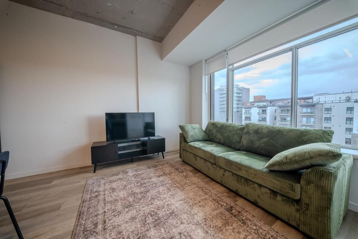 Apartment In The Heart Of Westboro *