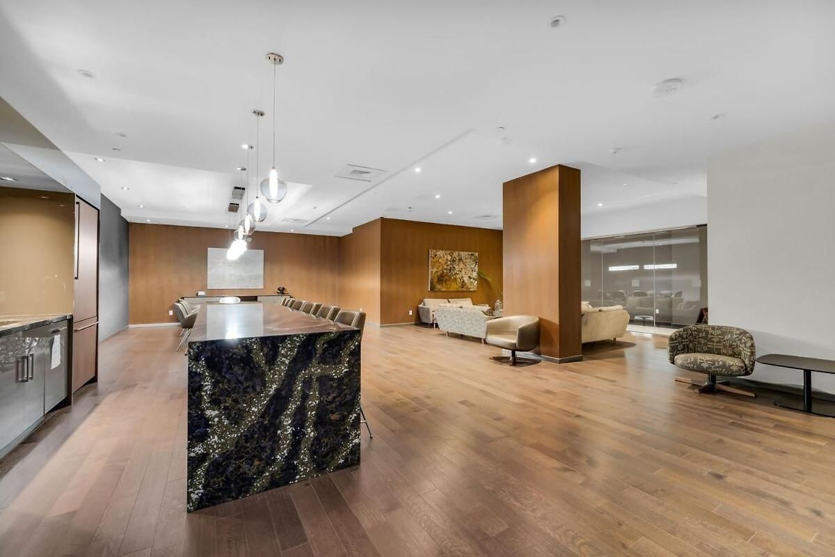 Executive With Parking Dt Apartment