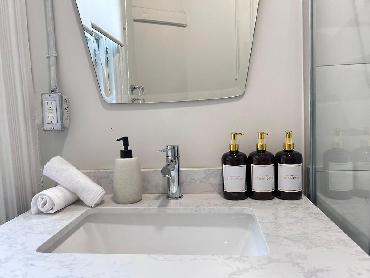 Charming Loft In Sandy Hill Near U Apartment Ottawa