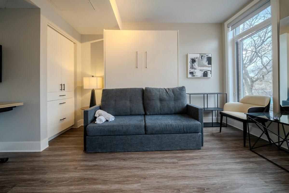 Modern Open-concept Minutes To Dt Apartment
