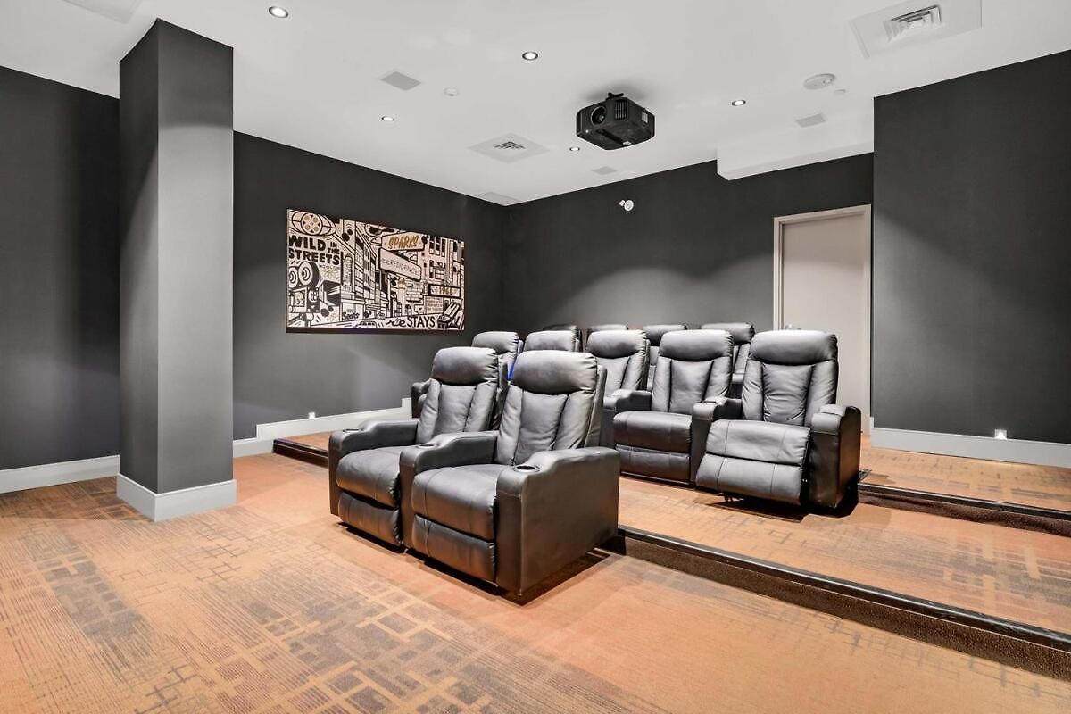 Apartment Executive With Parking Dt Ottawa