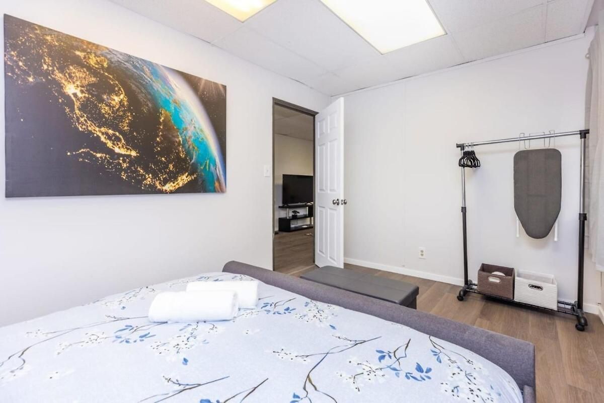 Modern Queen Apartment - Steps From Little Italy * Ottawa