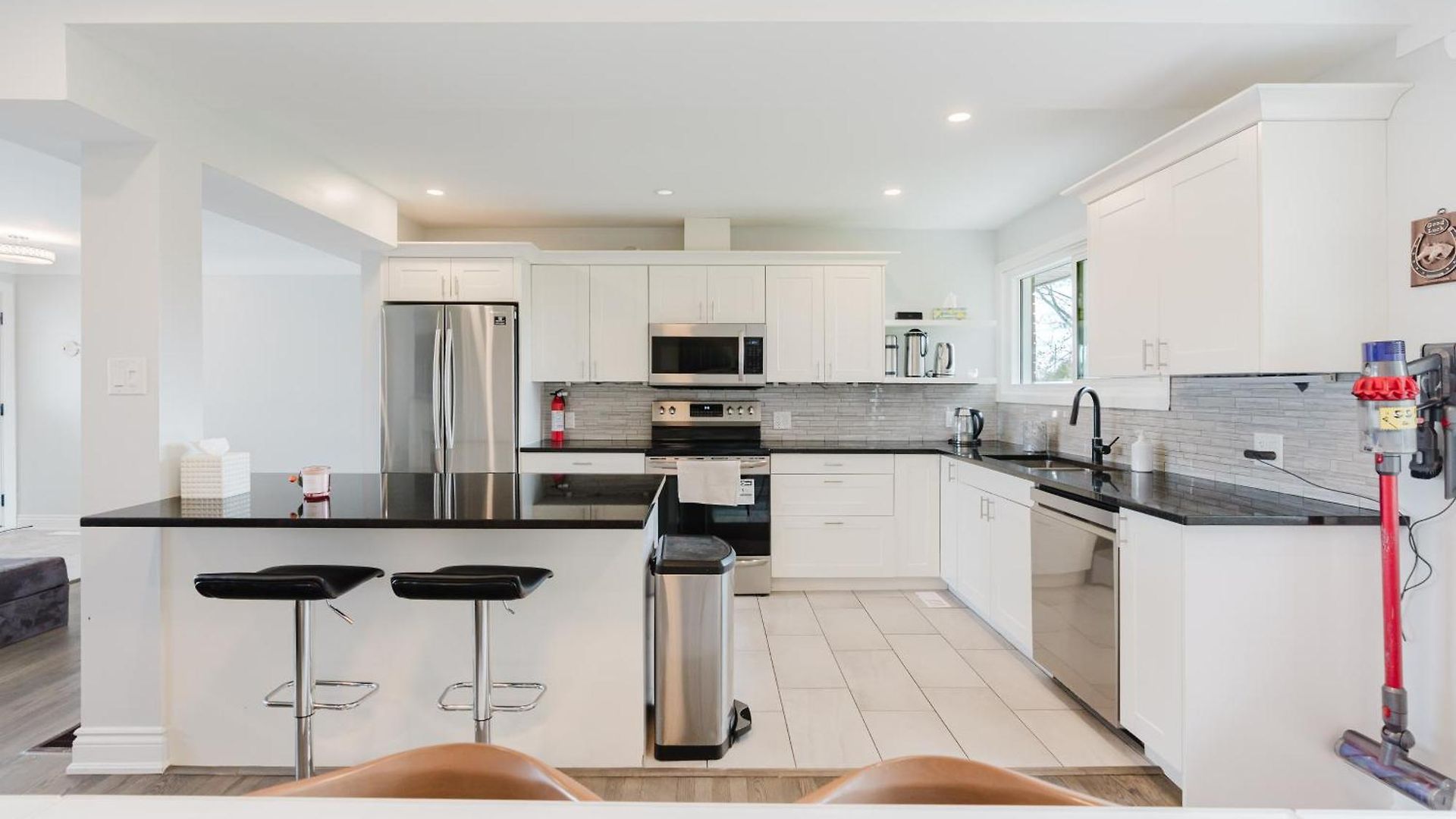 Beautiful Single Family In Apartment Ottawa