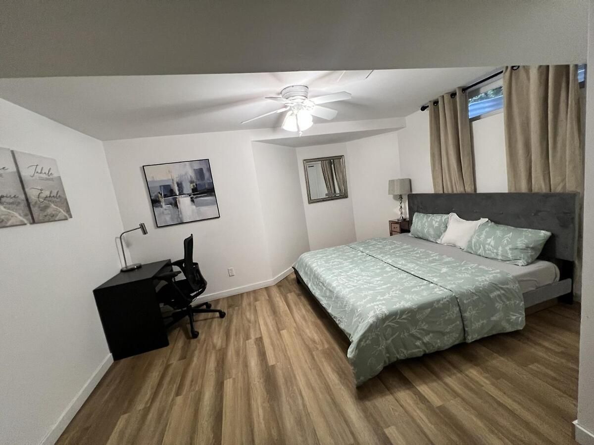 Elegant Basement In Barrhaven, Apartment