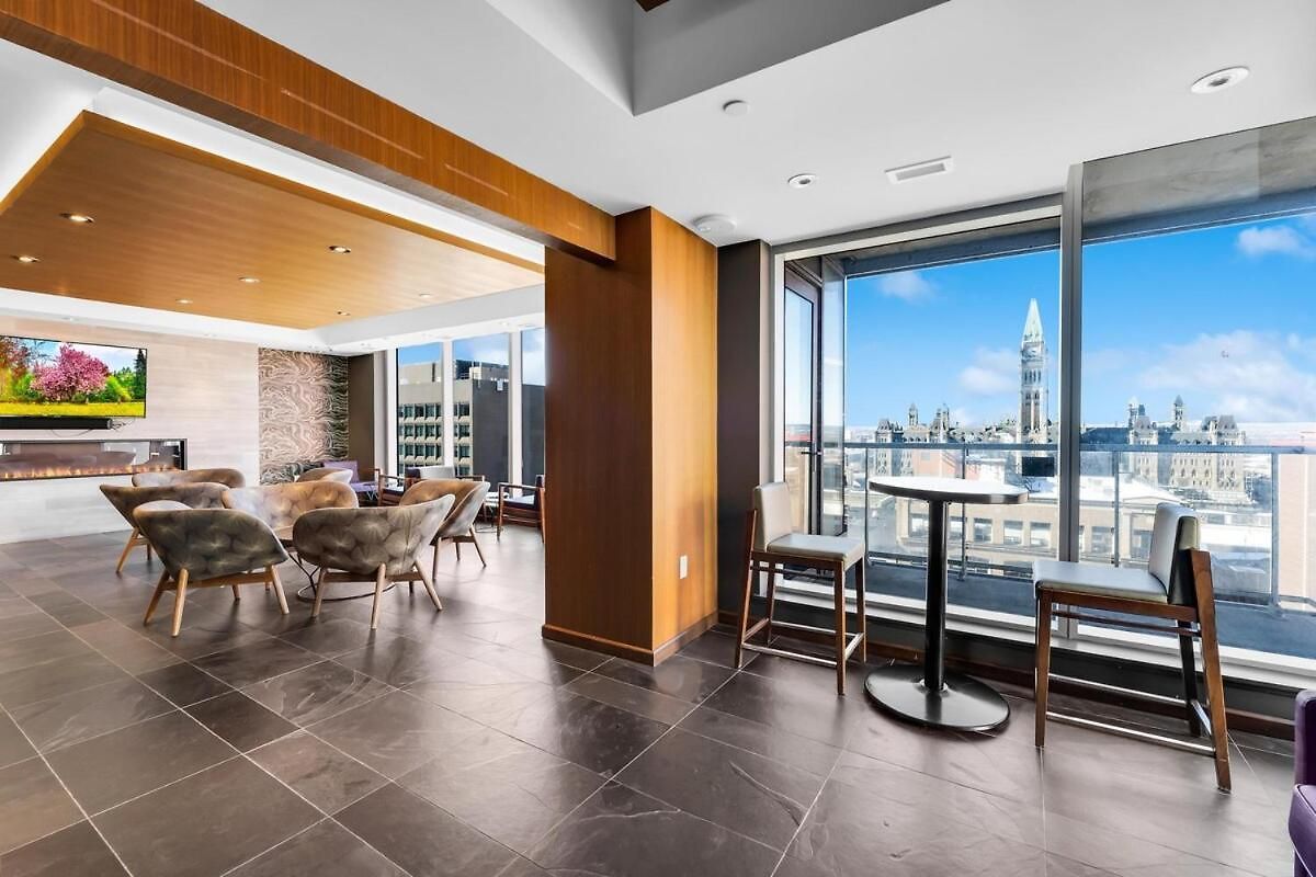 Executive With Parking Dt Apartment Ottawa