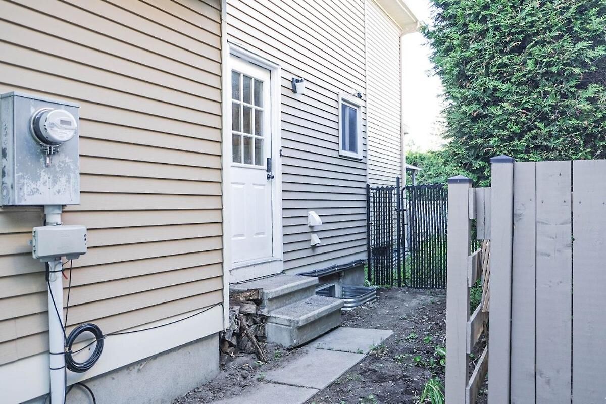 Elegant Basement In Barrhaven, *