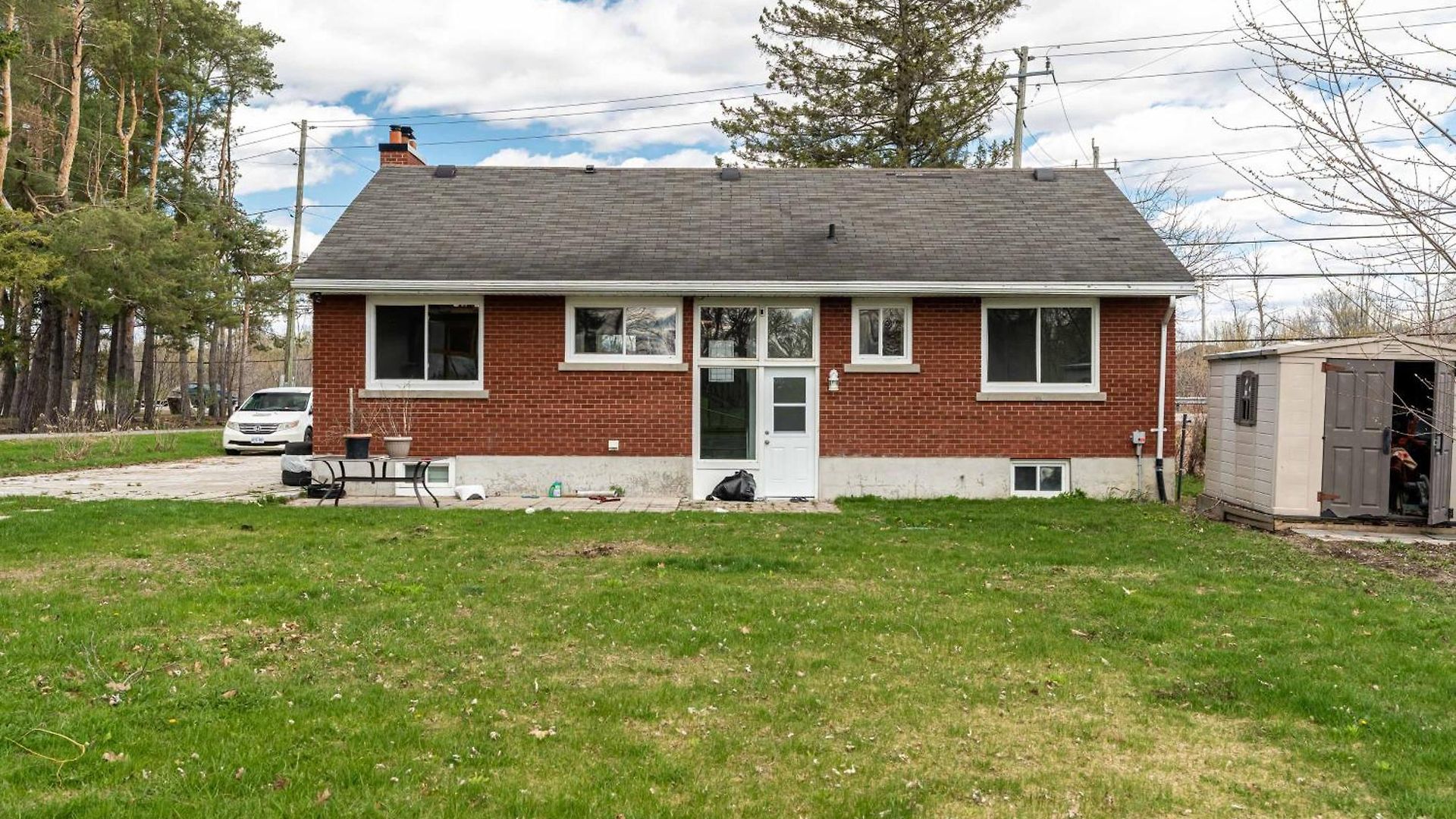 Beautiful Single Family In Apartment