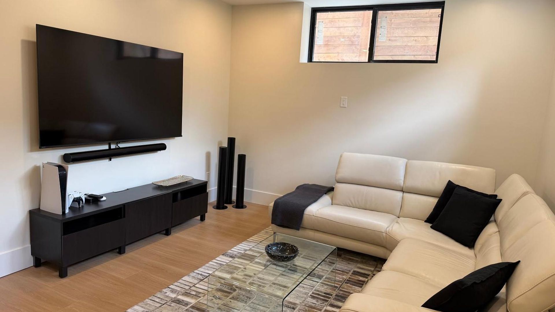 Apartment Westboro Hideaway
