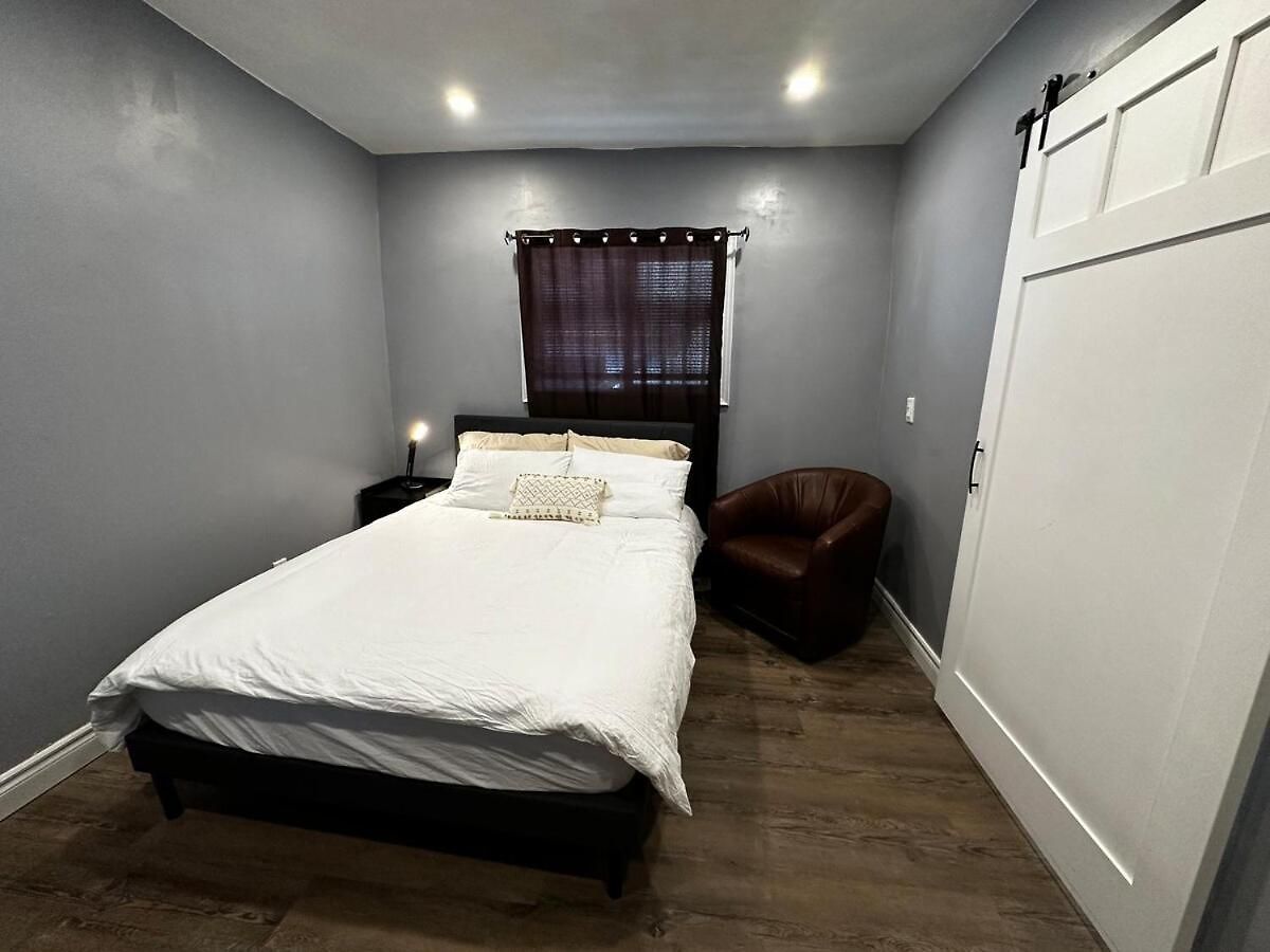 Ideal Monthly Entire Unit 2 Bd 1bh Free Parking Lowertown