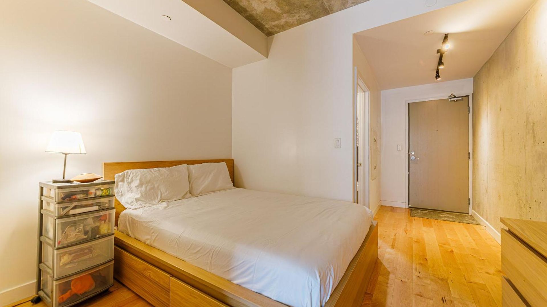 Furnished Short Term Sept 8 To Sept 30 Vancouver 2 Bedrooms 1 Bath Ottawa