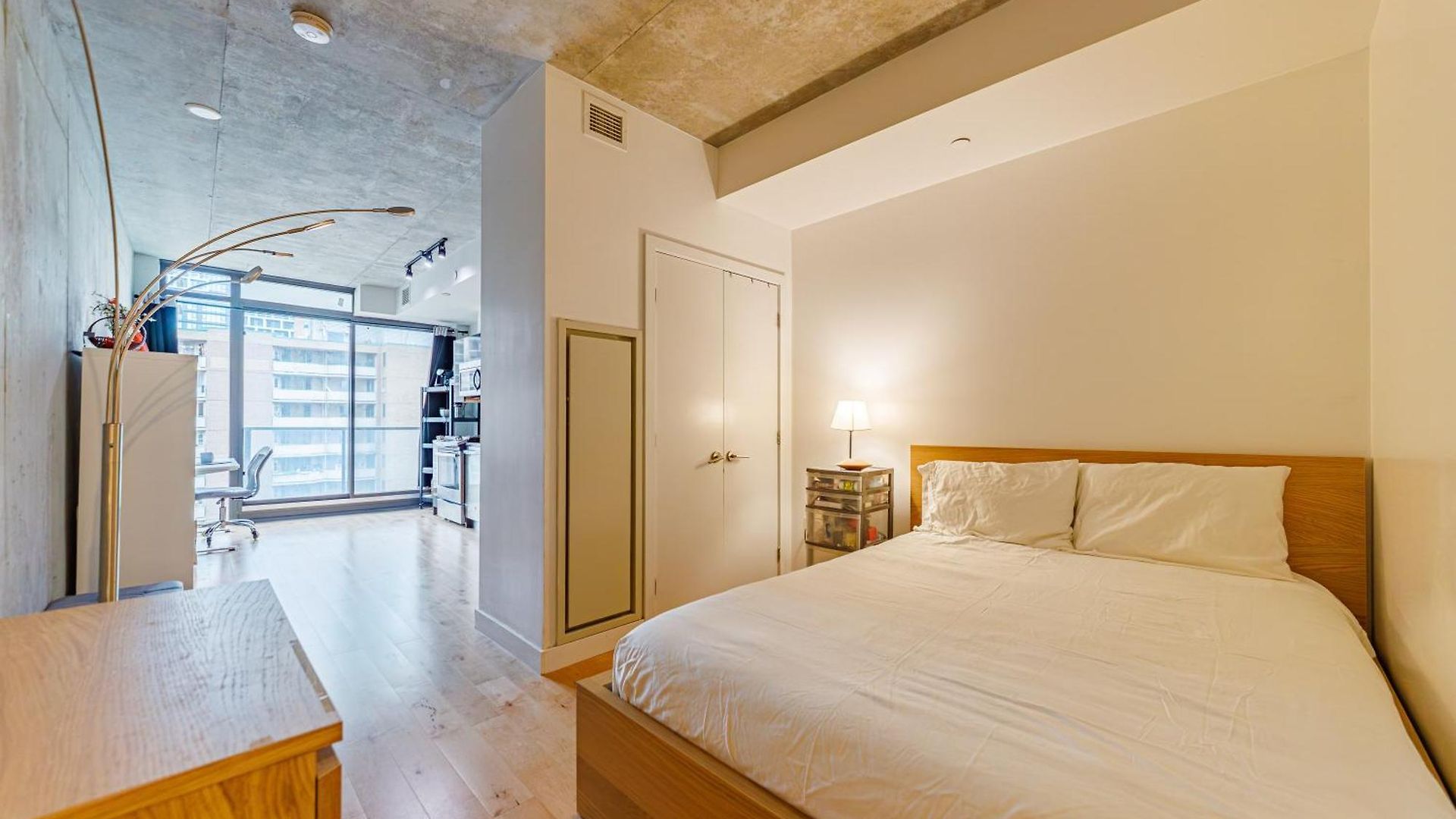 Furnished Short Term Sept 8 To Sept 30 Vancouver 2 Bedrooms 1 Bath * Ottawa