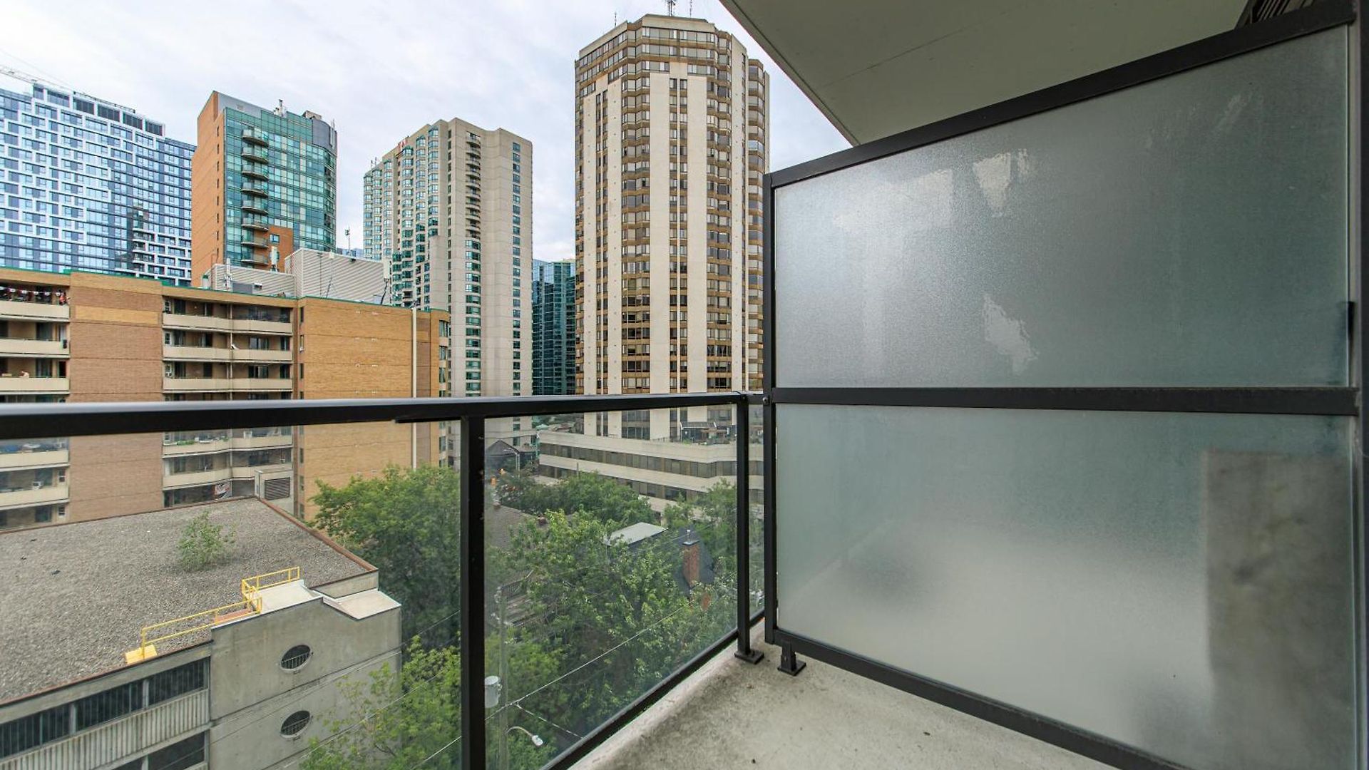 Apartment Furnished Short Term Sept 8 To Sept 30 Vancouver 2 Bedrooms 1 Bath Ottawa