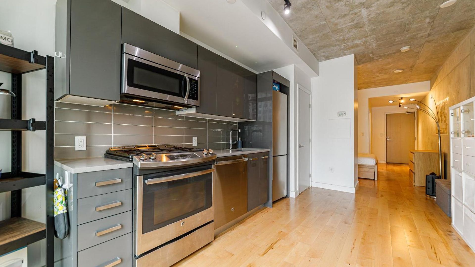 Apartment Furnished Short Term Sept 8 To Sept 30 Vancouver 2 Bedrooms 1 Bath Ottawa