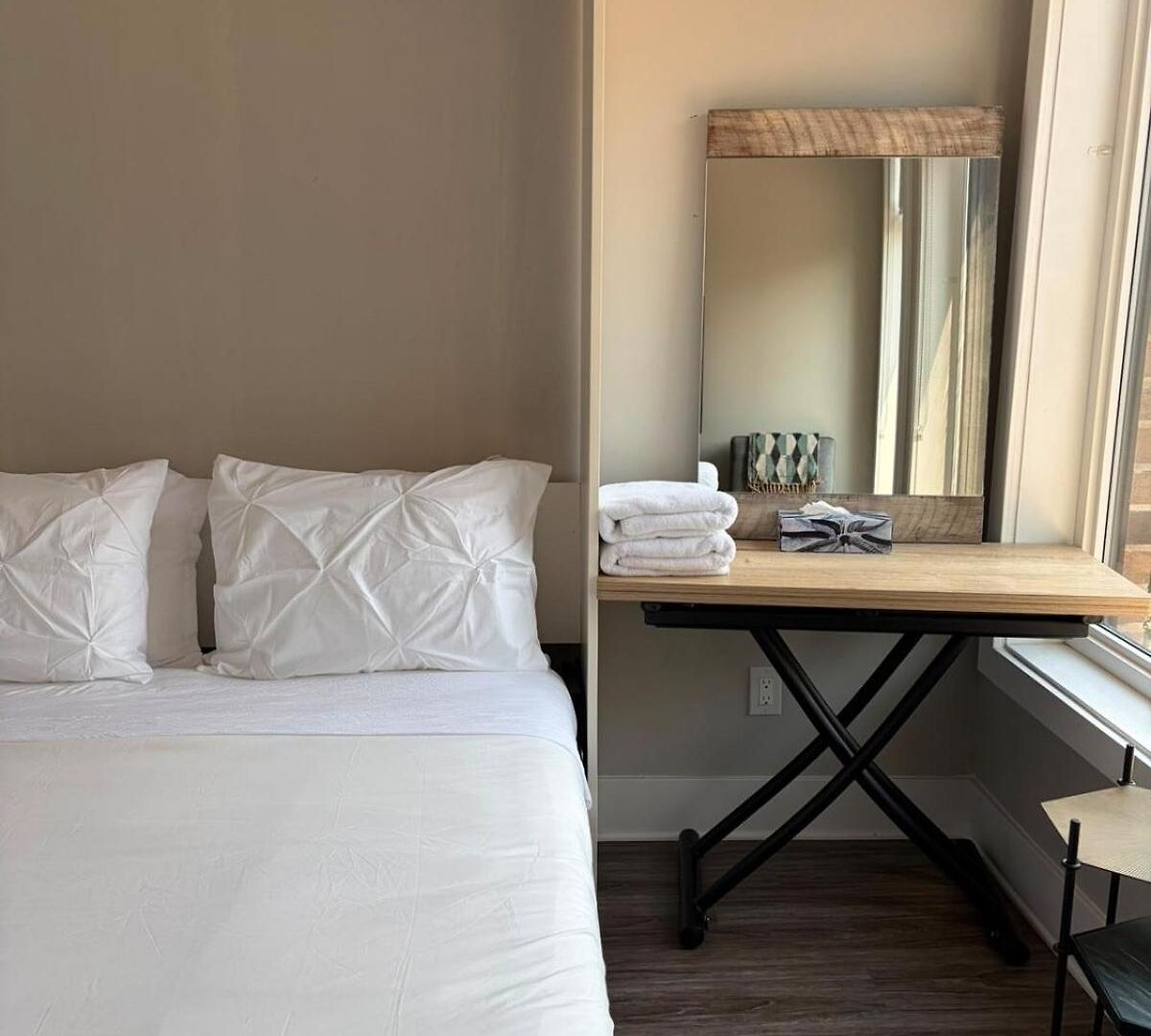 Modern 1br In Beechwood Village