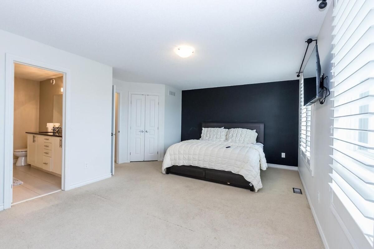 4br Family With Free Parking Apartment Ottawa