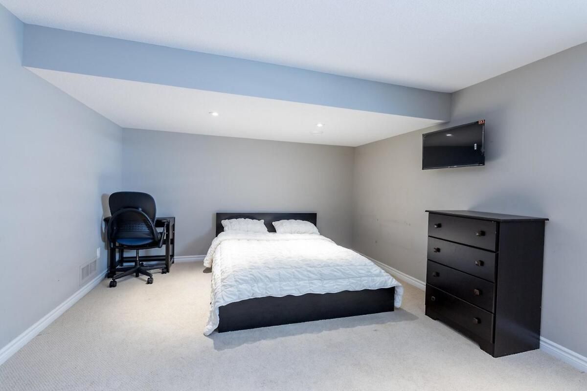 4br Family With Free Parking Apartment *