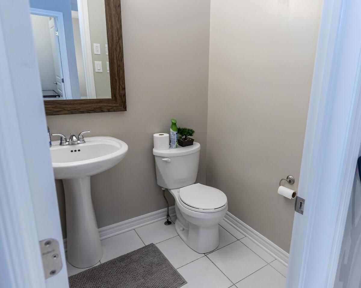 4br Family With Free Parking Apartment Ottawa