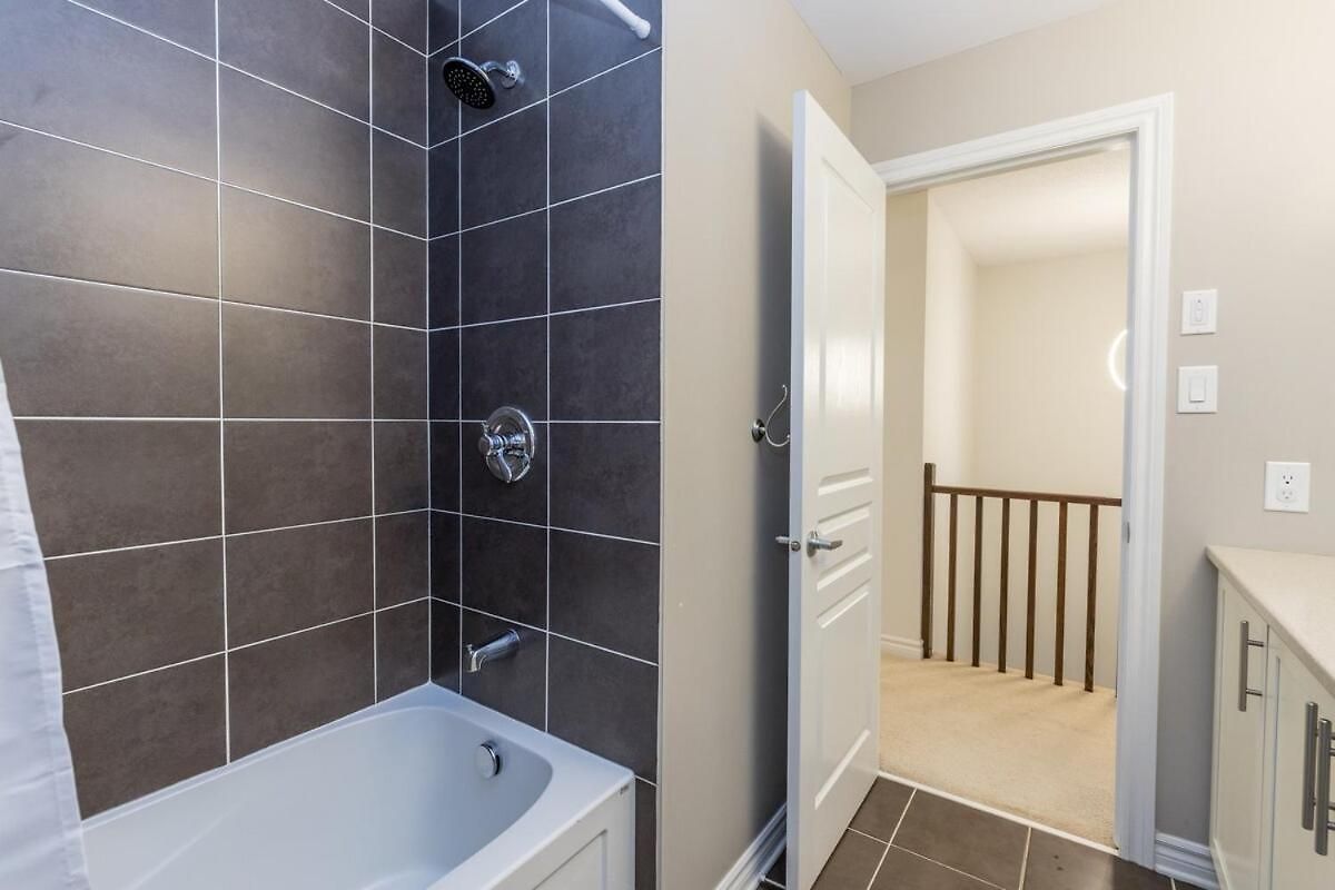 4br Family With Free Parking Apartment