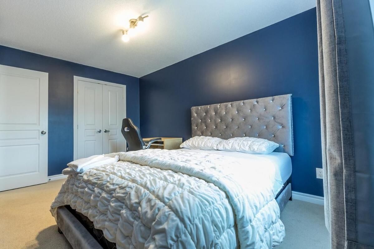 4br Family With Free Parking Apartment Ottawa