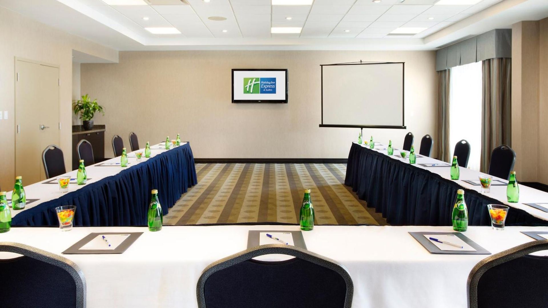 Express & West - Nepean By Ihg 2* Ottawa