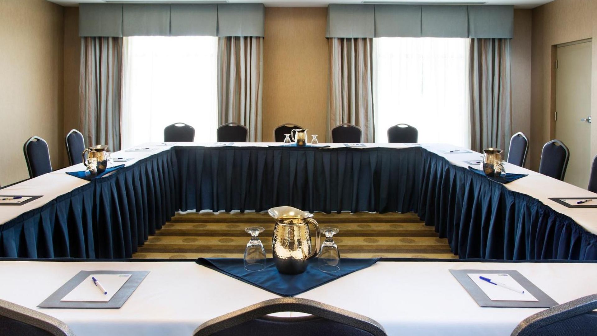 Express & West - Nepean By Ihg Ottawa