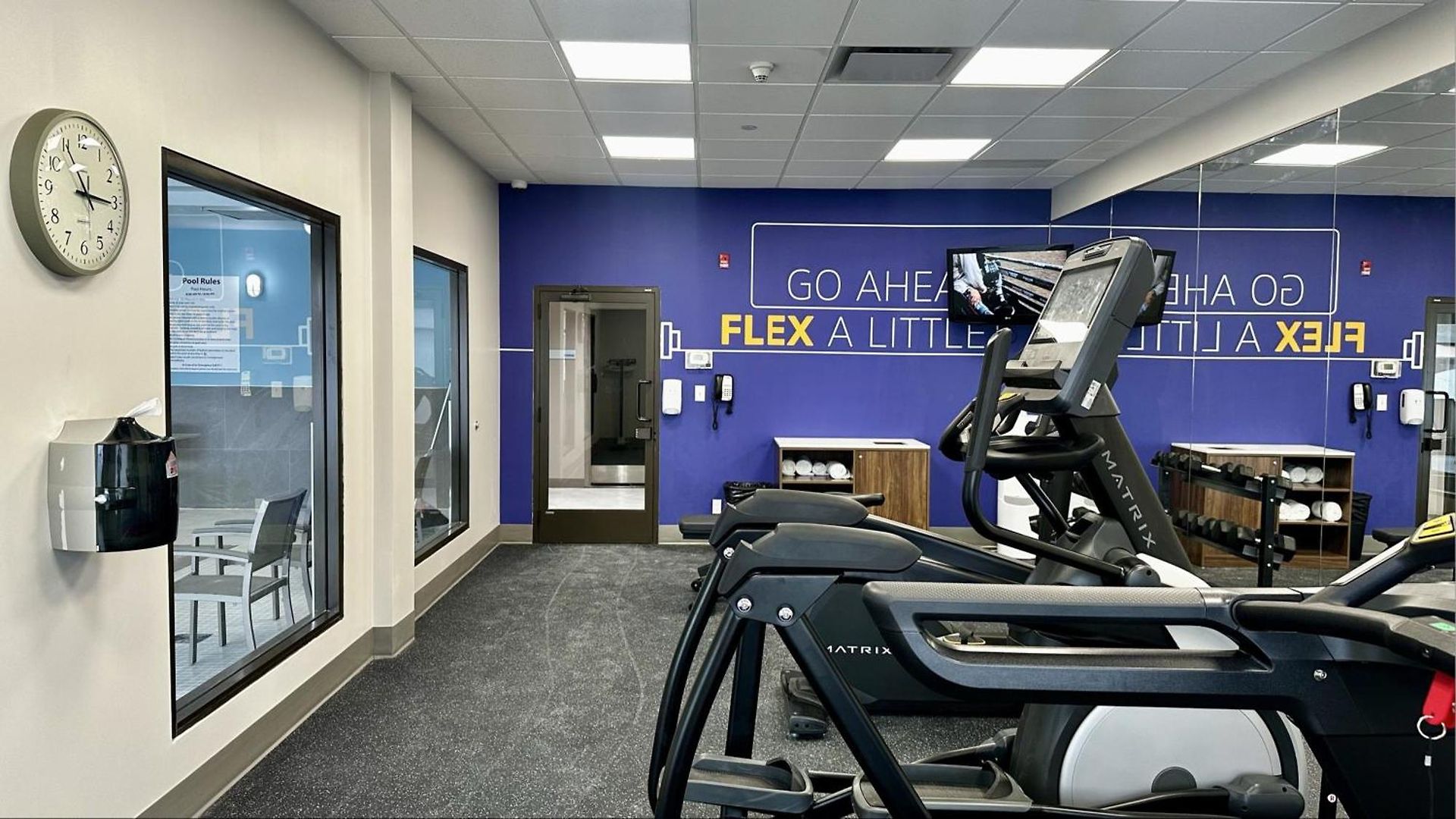 Express & West - Nepean By Ihg Hotel 2*
