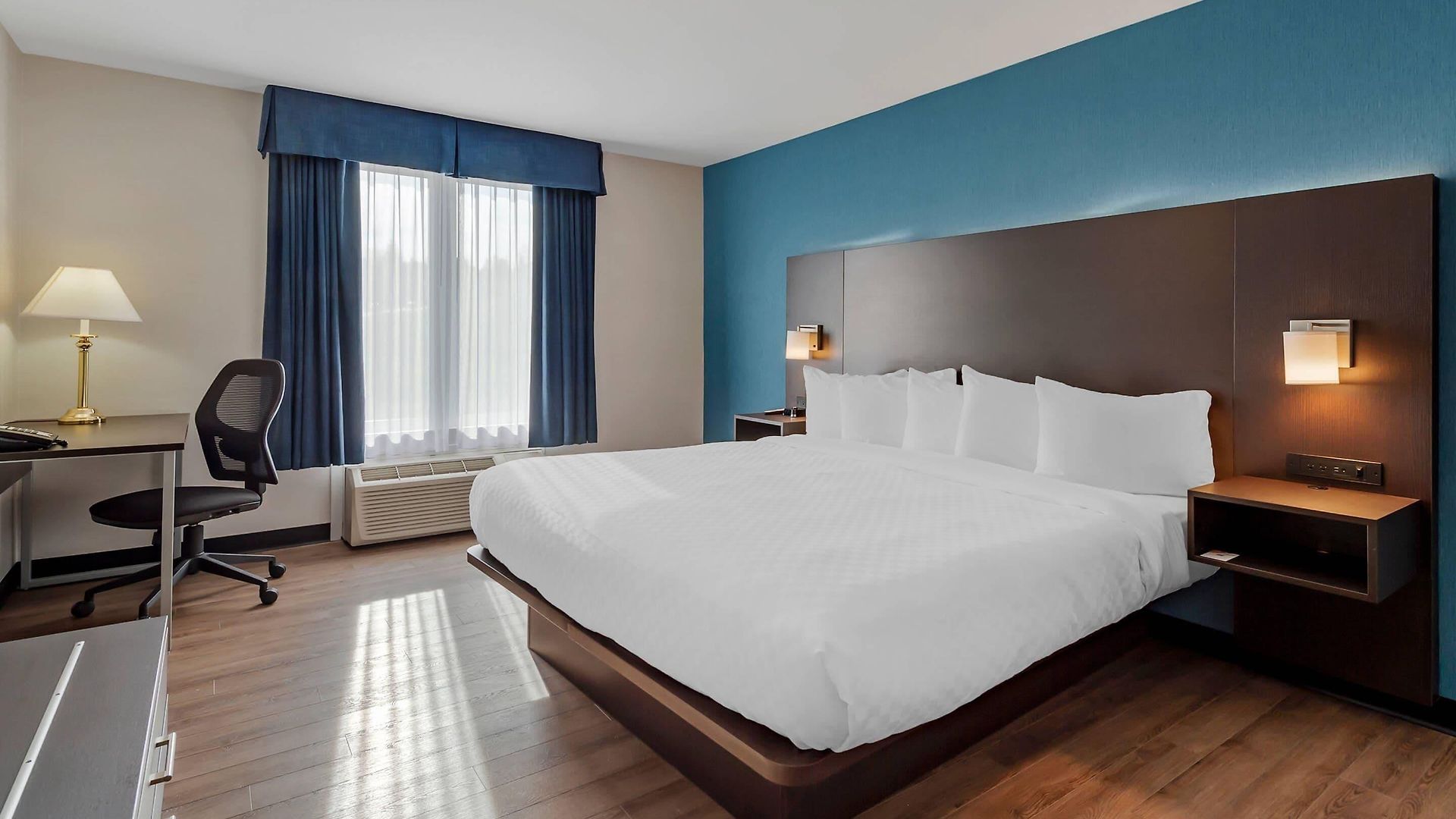 Quality Orleans Inn 3*