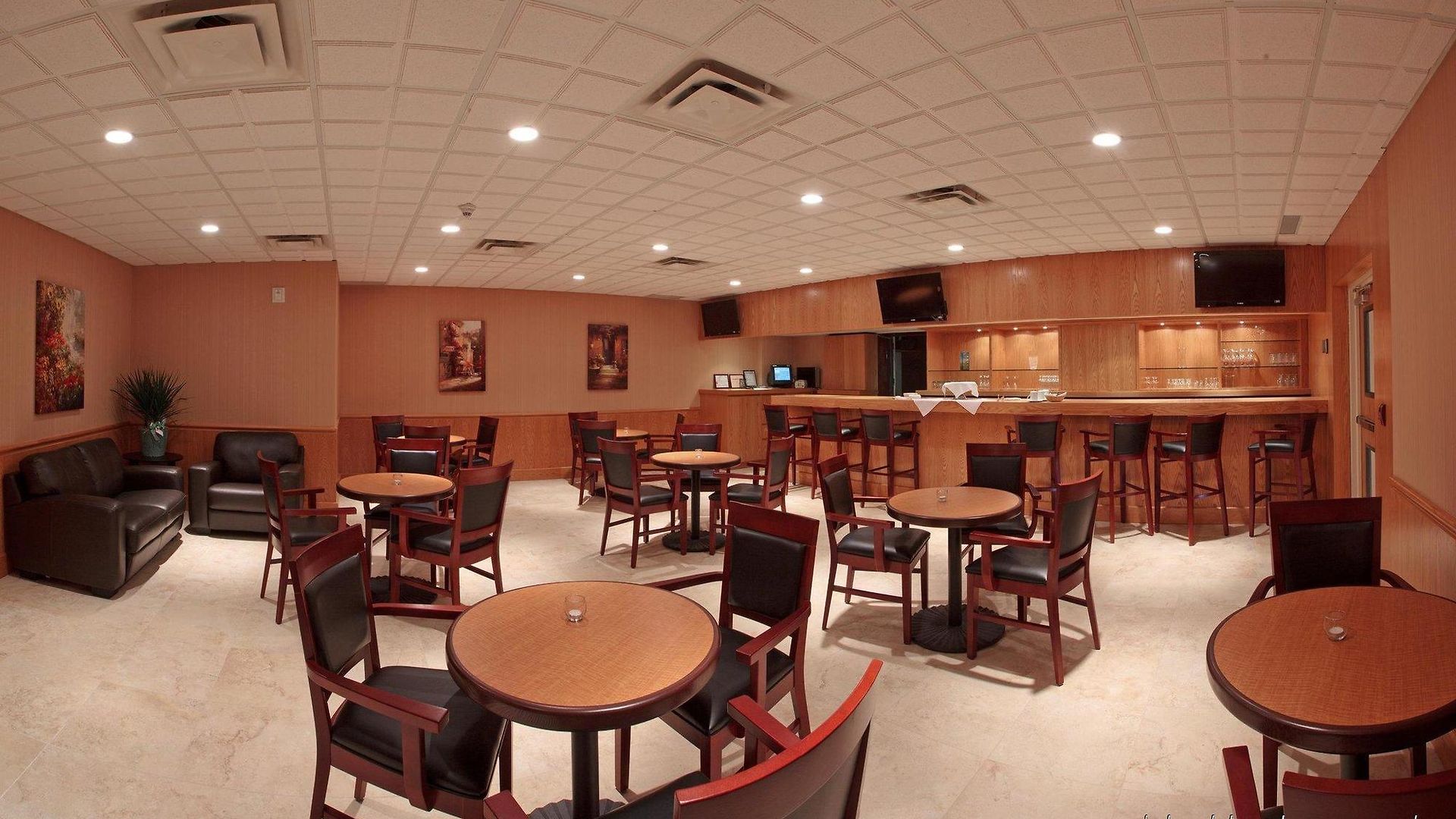 Hotel Embassy West Ottawa
