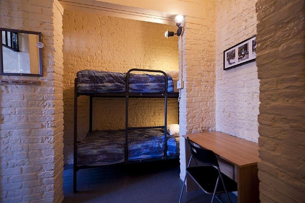 Saintlo Ottawa Jail Hostel Hostel