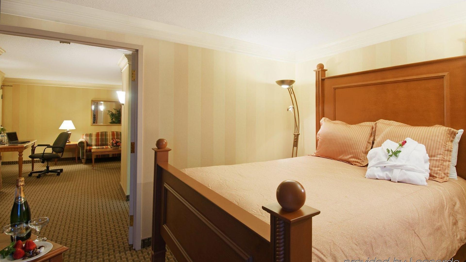 East By Ihg 4*