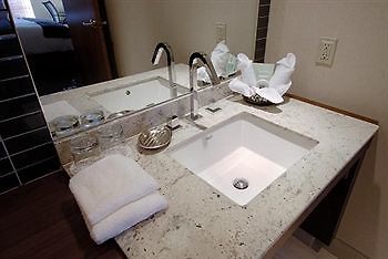 Bostonian Executive Suites Hotel 3*