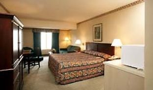 Travelodge By Wyndham West Hotel