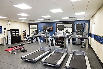 Hotel Hampton Airport Ontario 2*