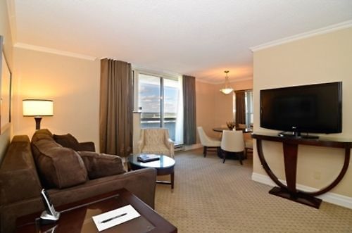 At Bay Hotel Ottawa