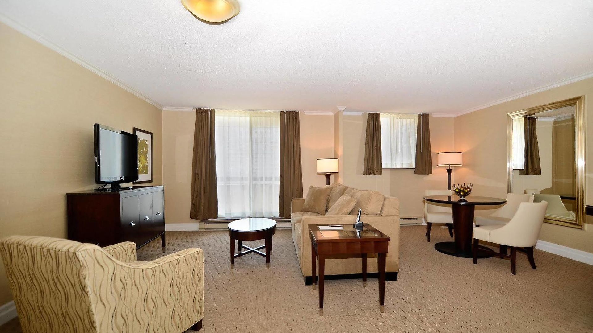Hotel At Bay 3*