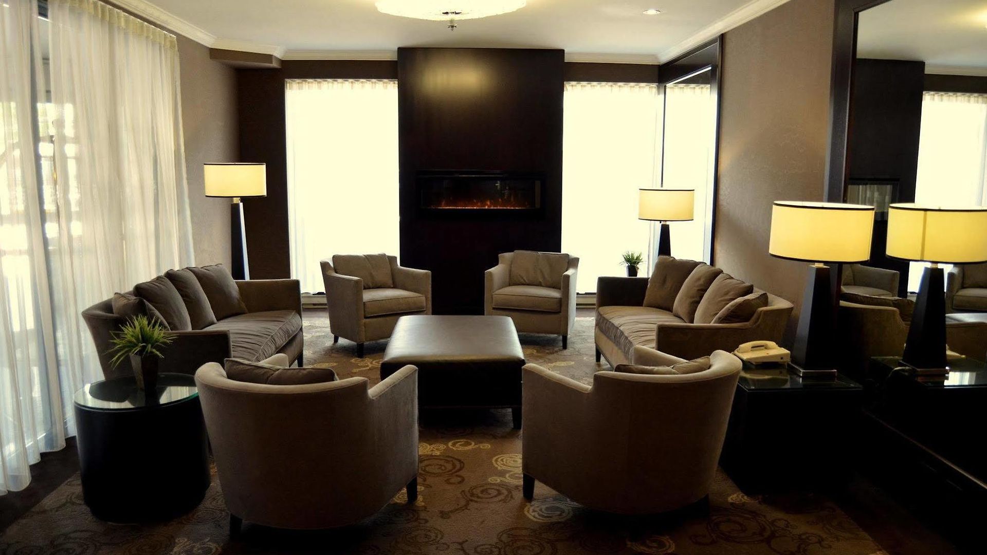 Hotel Western Downtown 3*