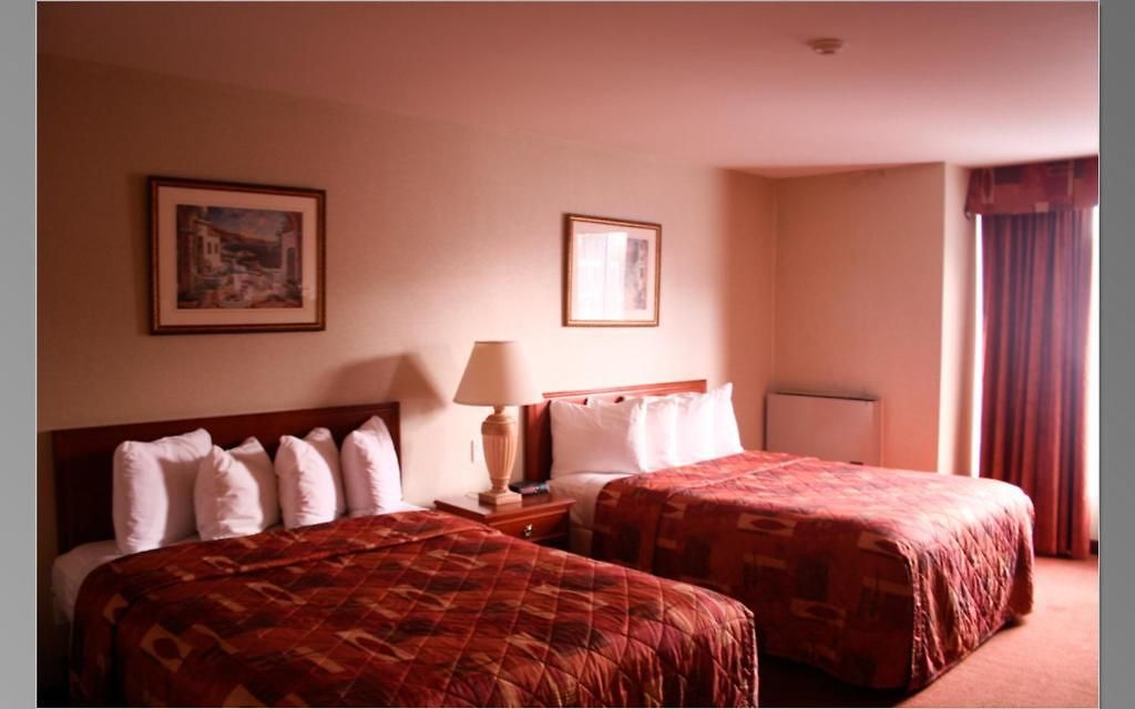 Plaza Downtown Hotel 3*