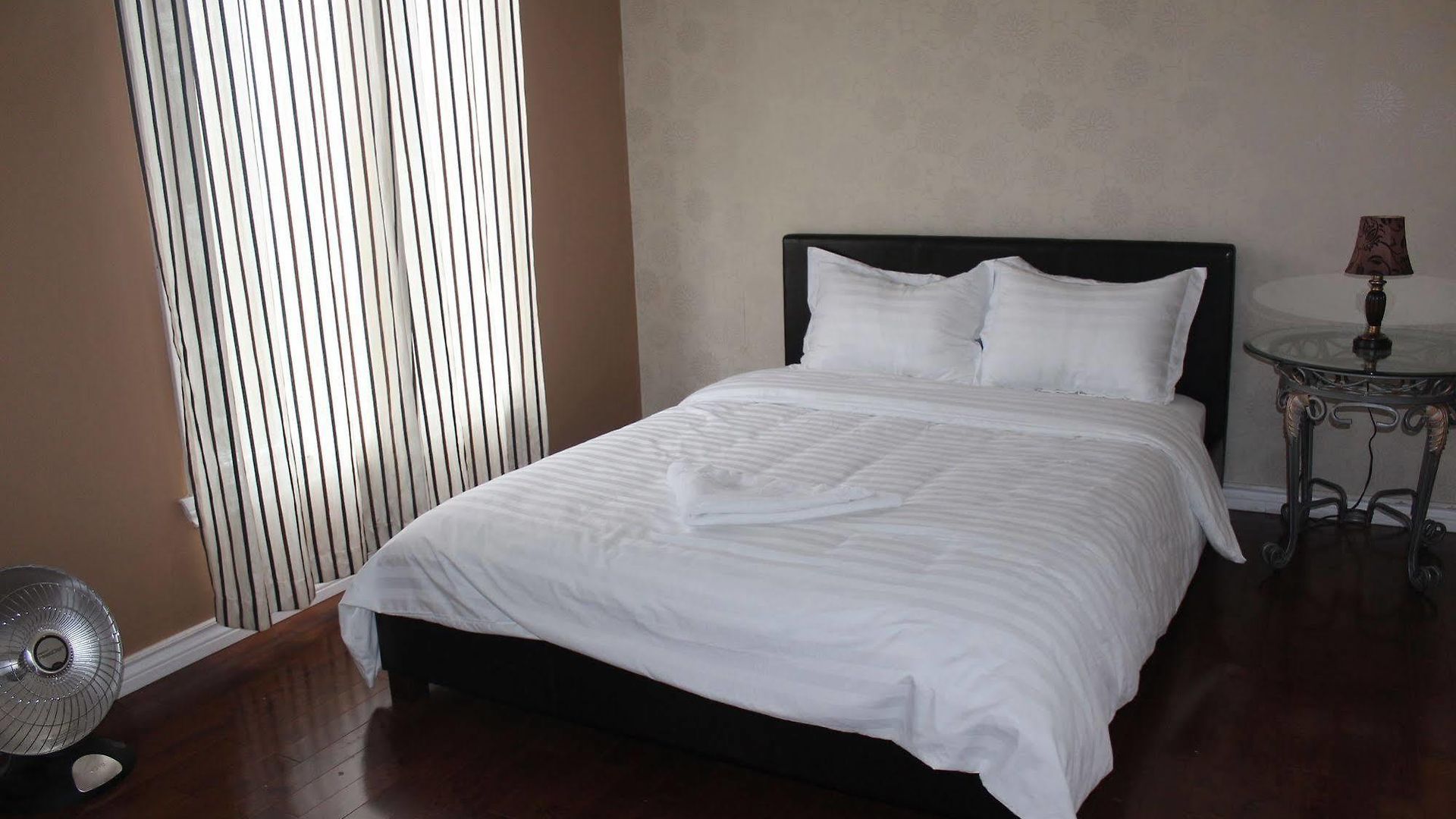 Mac Bed & Breakfast 2*