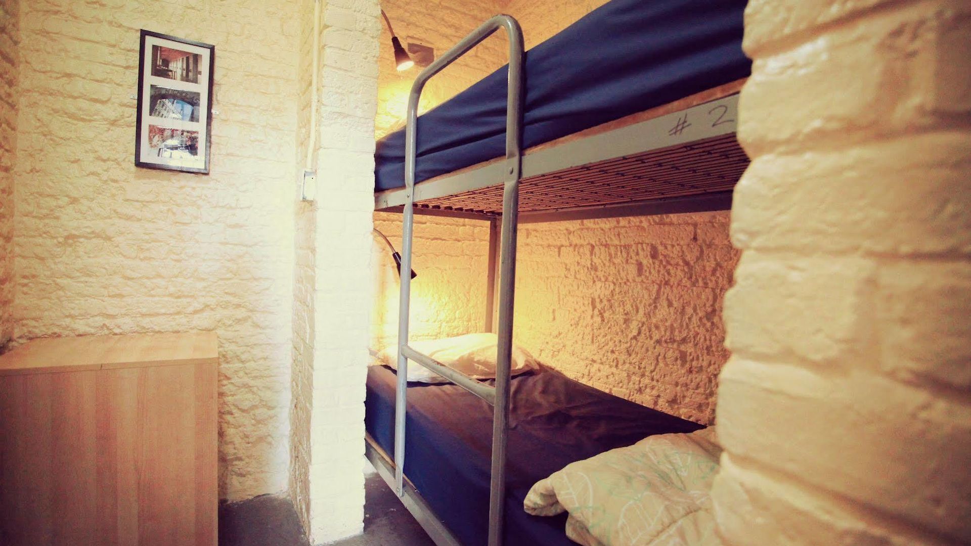 Saintlo Ottawa Jail Hostel *