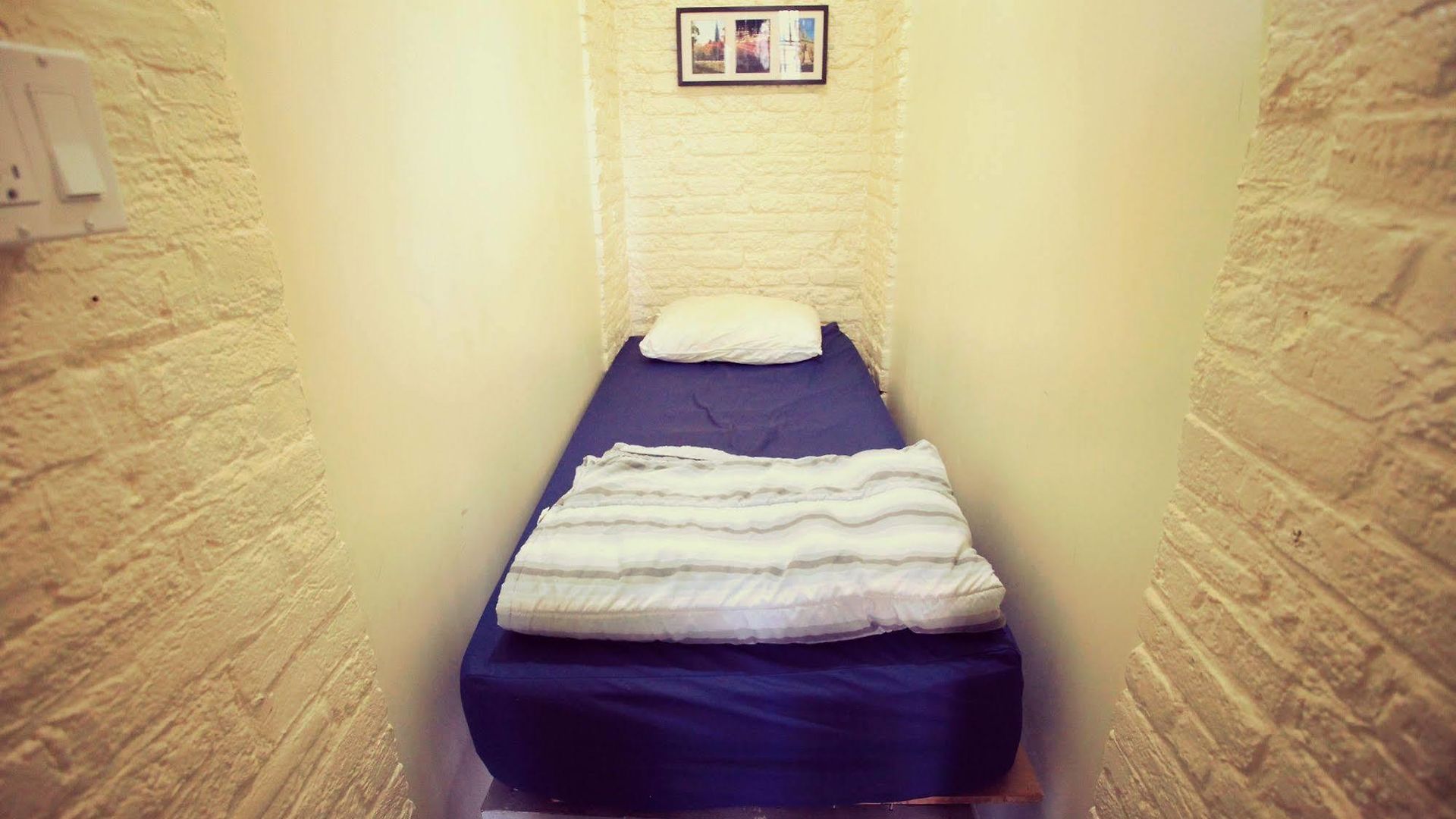 Saintlo Ottawa Jail Hostel *