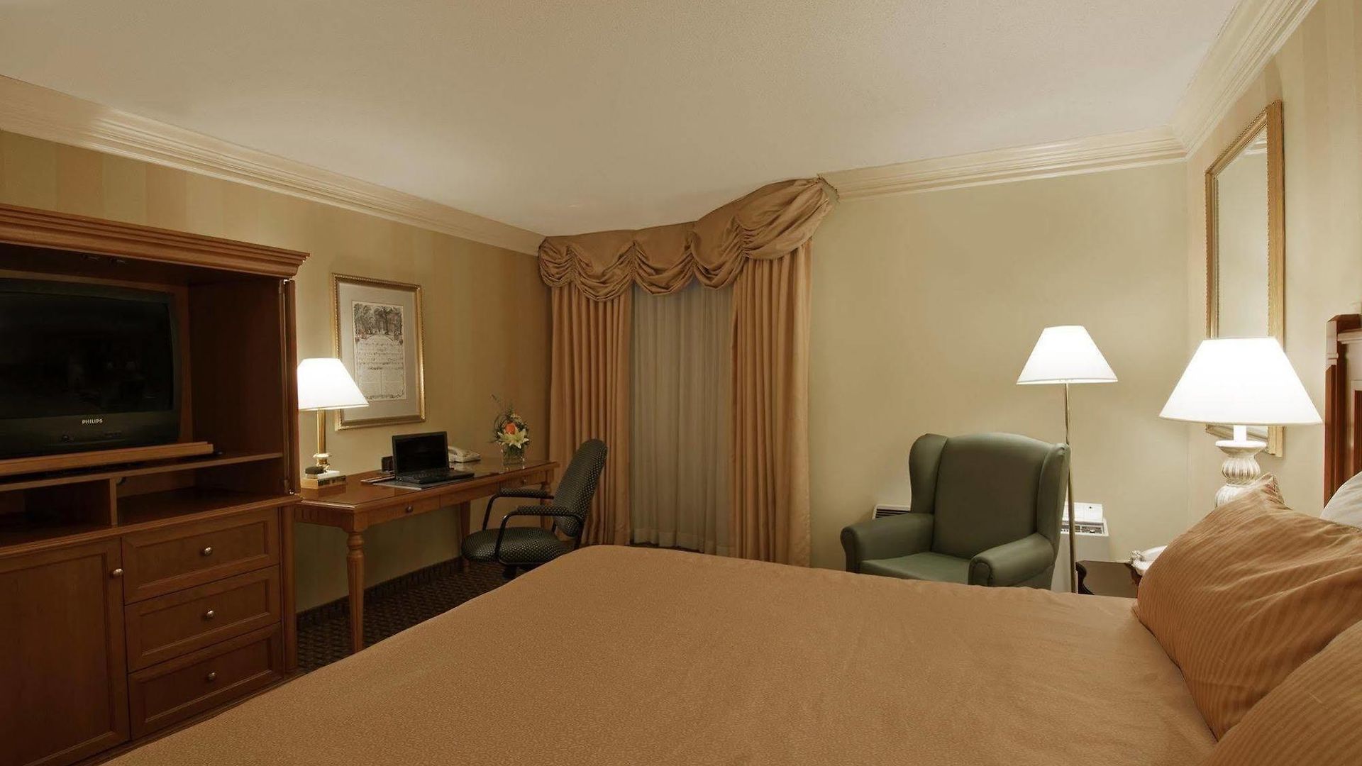 Hotel East By Ihg 4*